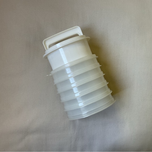 Tupperware Other - Tupperware Hamburger Patty Press & Keeper, Set of 5